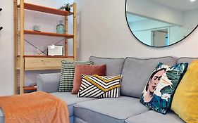 Cozy Apartment - Your Home Away